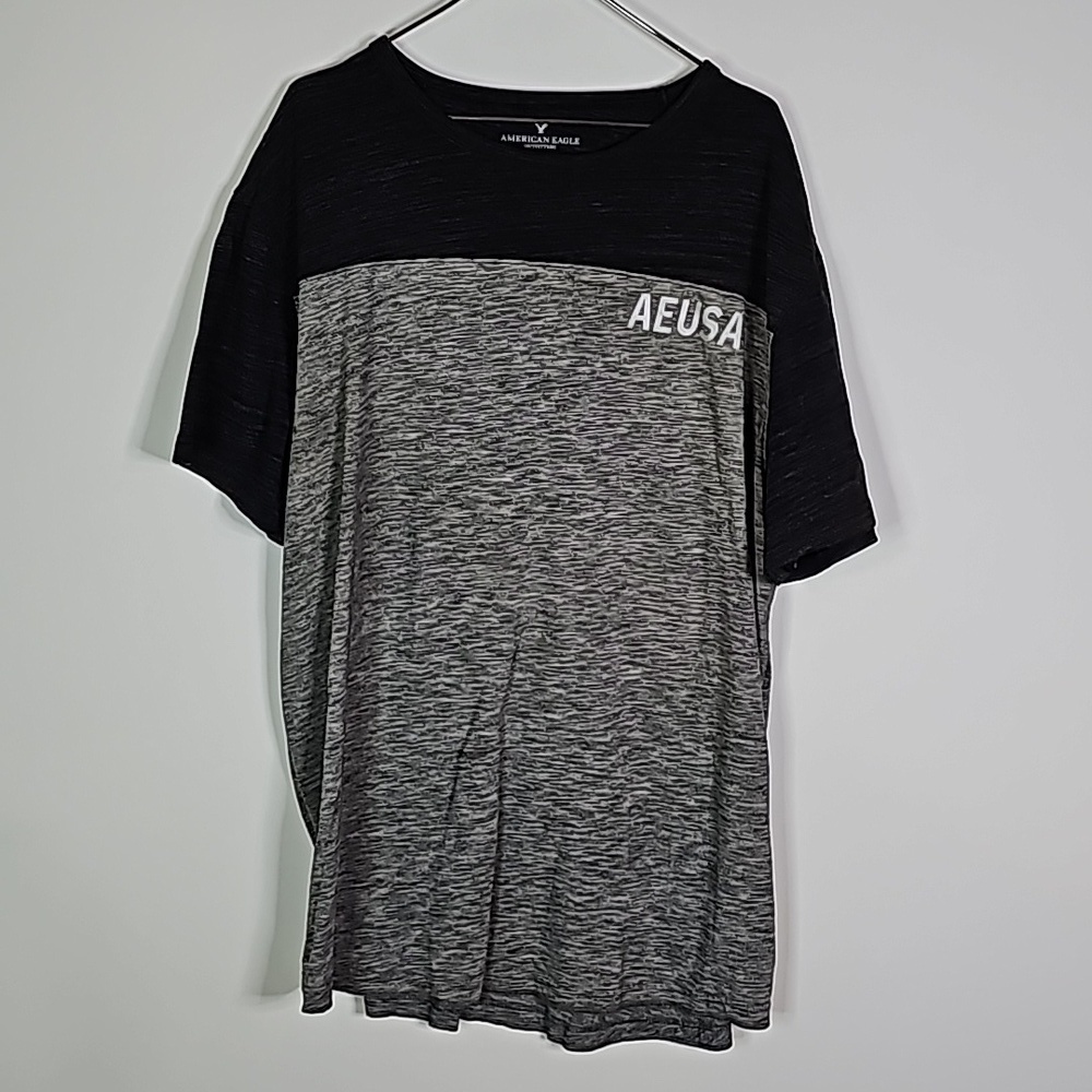 AMERICAN Eagle XXL gray short sleeve shirt